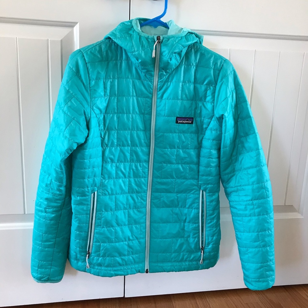 Patagonia women’s hooded Nano-Puff jacket